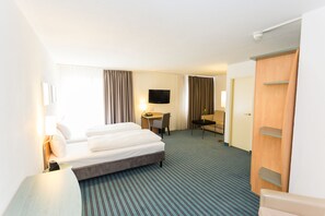 Superior Twin Room | In-room safe, desk, blackout curtains, soundproofing