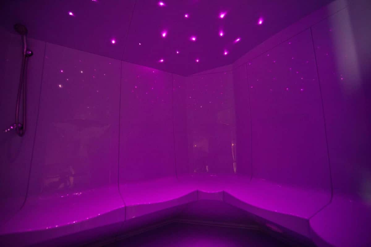 sauna, hot tub, steam room, turkish bath/hammam