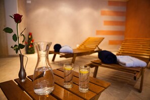 Sauna seca, banheira de hidromassagem, sauna a vapor, banho turco/hammam