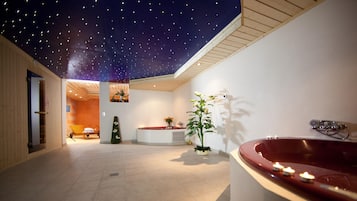 Sauna, hot tub, steam room, Turkish bath/hammam