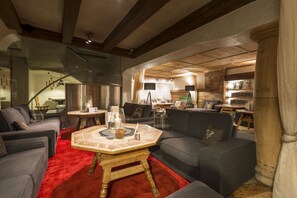 Lobby-Lounge