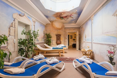 Hot stone massages, deep-tissue massages, 5 treatment rooms, massages