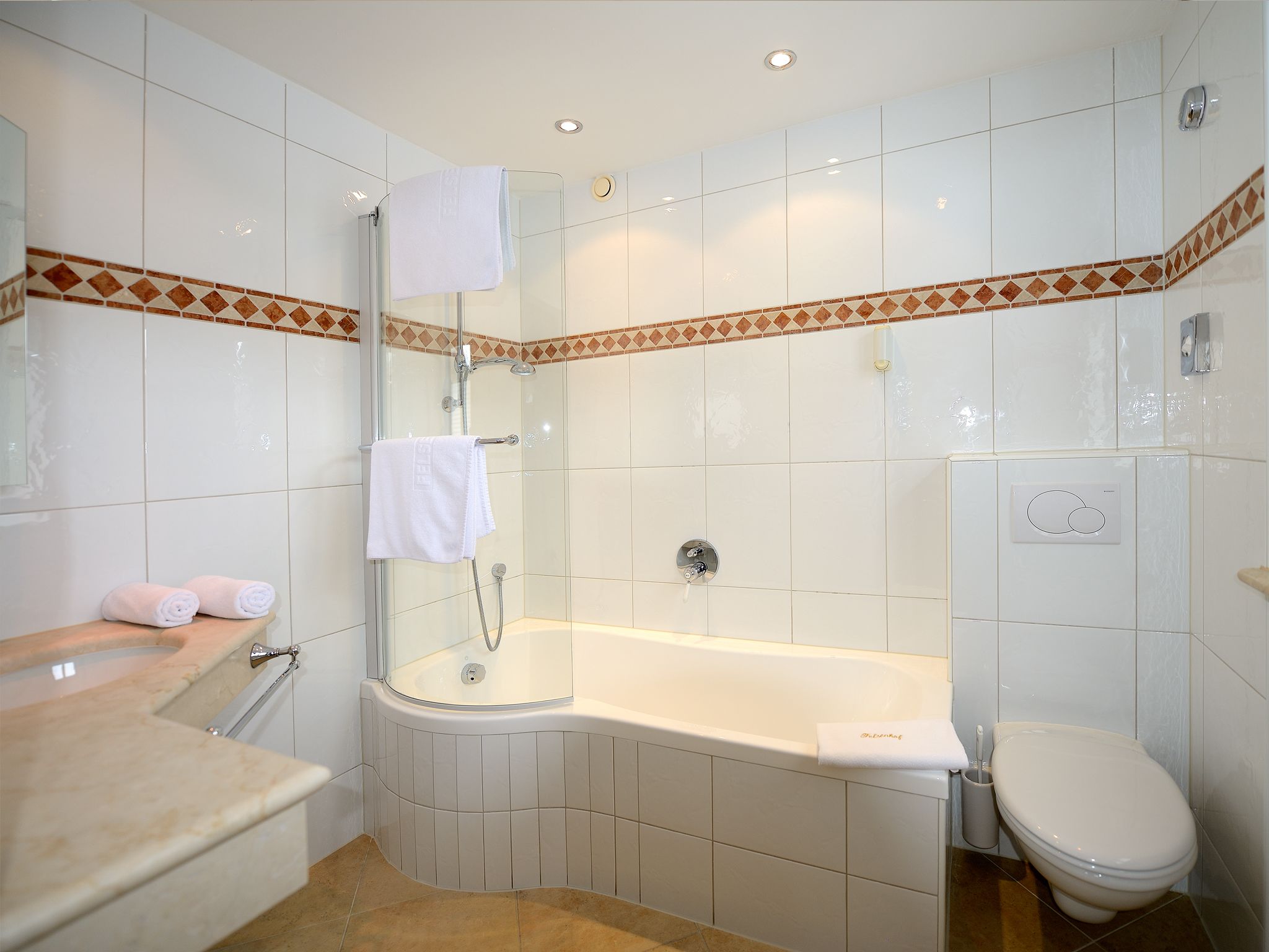 Double Room, Bathtub | Bathroom | Hair dryer, bathrobes, towels