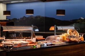 Petit déjeuner buffet compris tous les jours