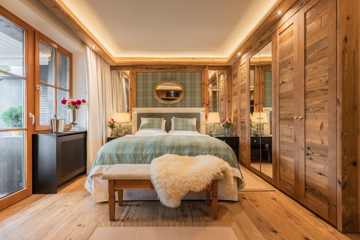 hypo-allergenic bedding, minibar, in-room safe, individually decorated