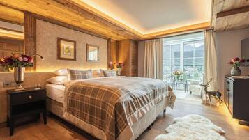 Deluxe kamer | Hypoallergeen beddengoed, een minibar, een kluis op de kamer