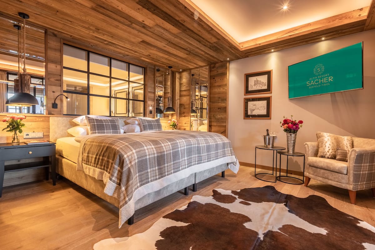 signature suite | hypo-allergenic bedding, minibar, in-room safe, individually decorated