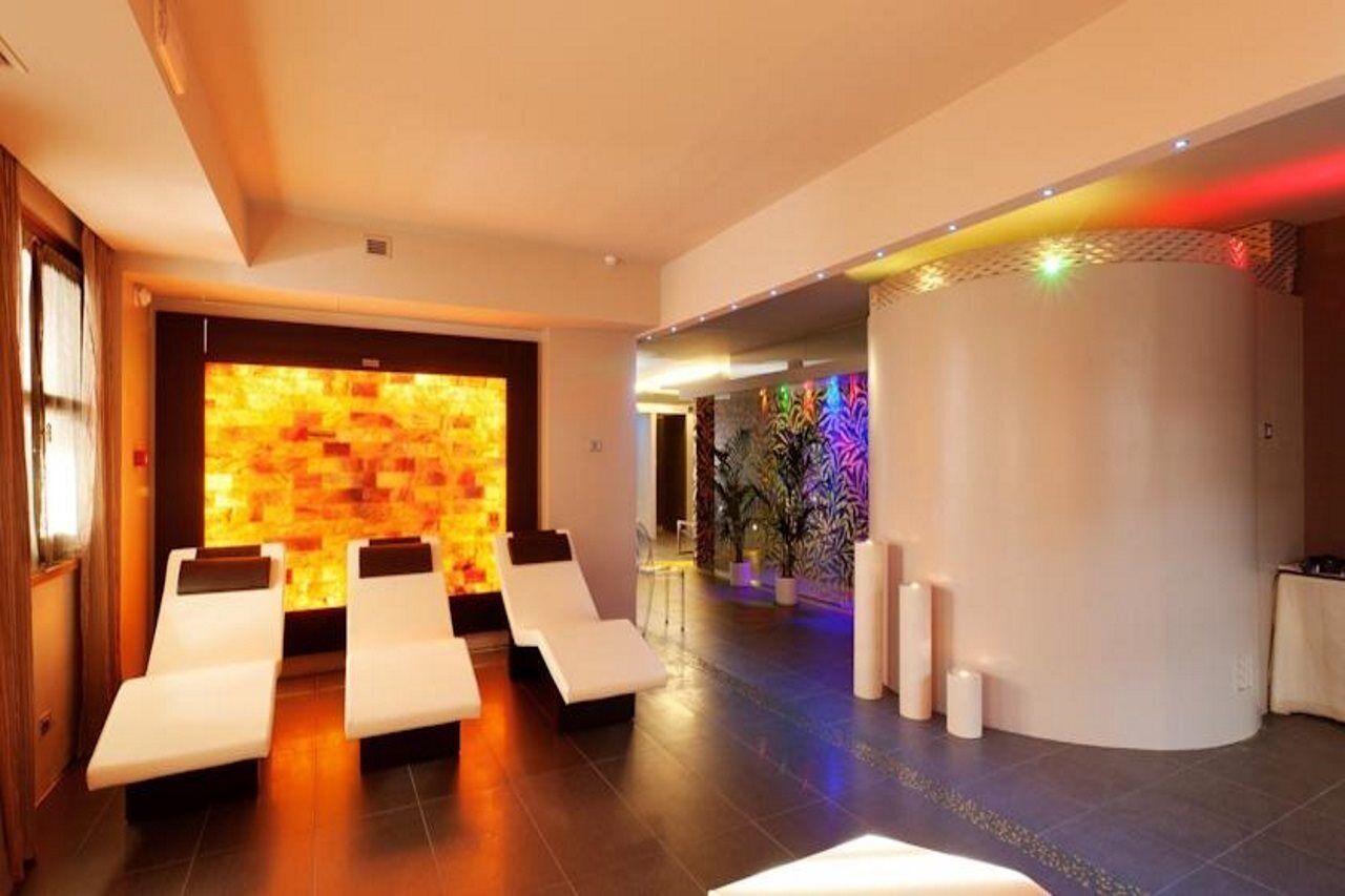 premium bedding, down duvets, pillow-top beds, minibar