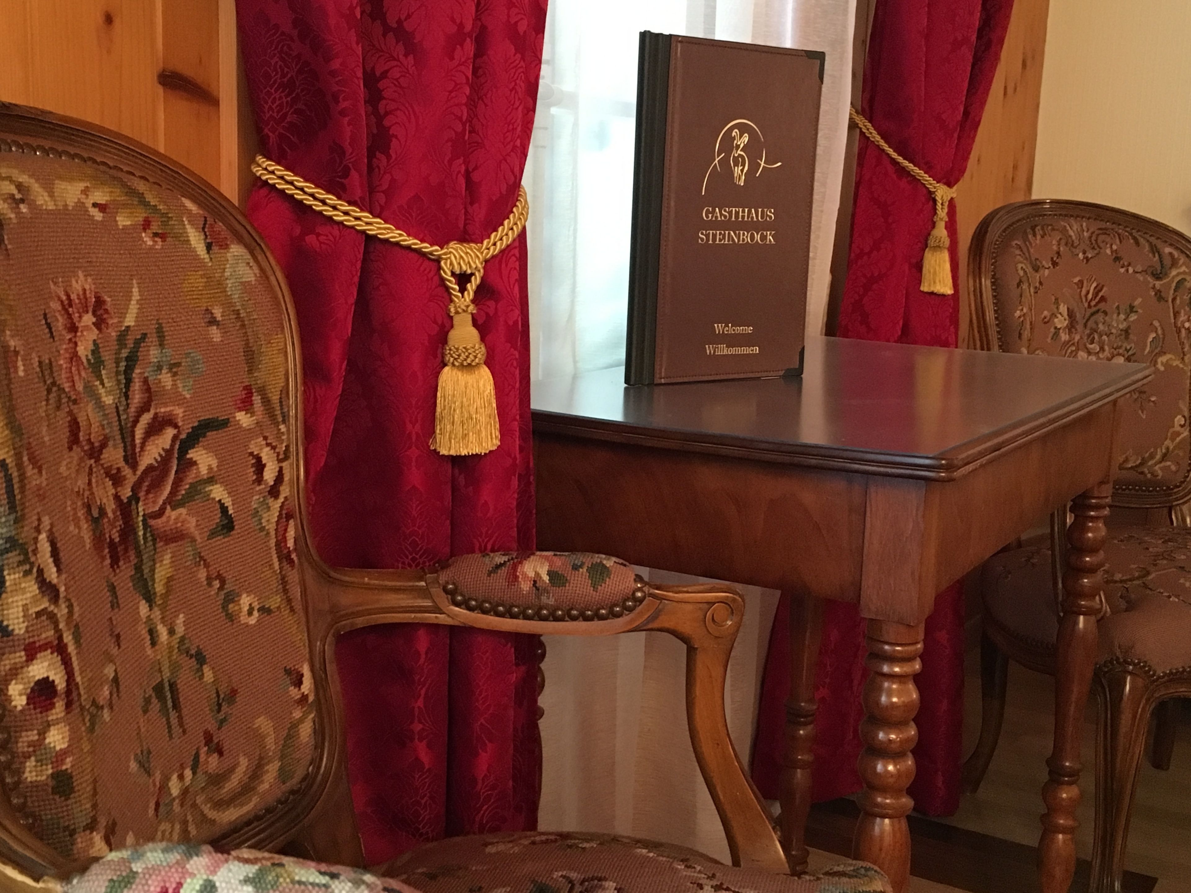 double room, 1 queen bed, river view | 1 bedroom, individually furnished, desk, iron/ironing board