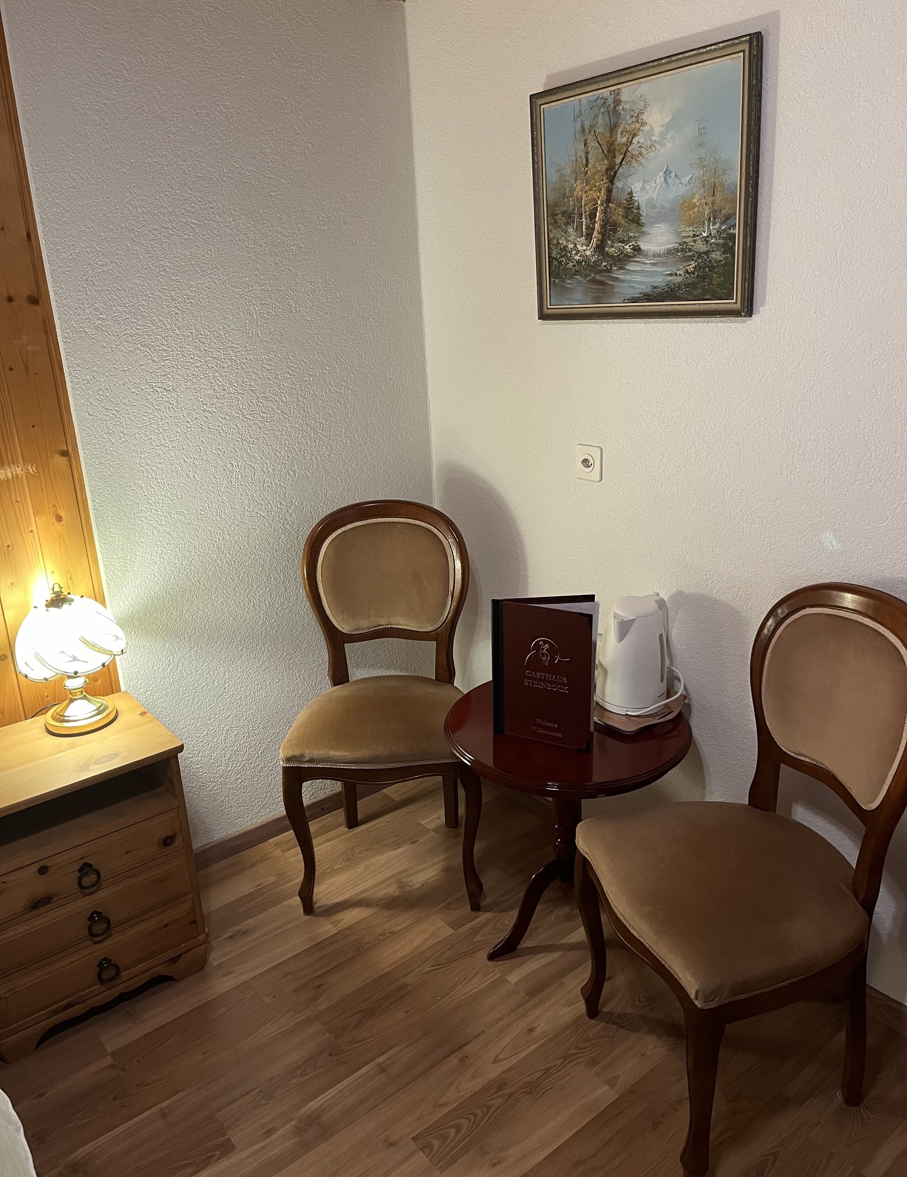 standard double room | 1 bedroom, individually furnished, desk, iron/ironing board