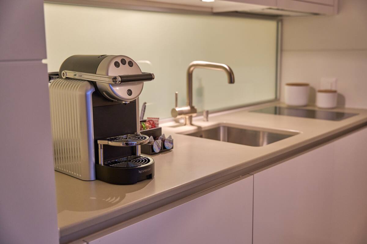 junior suite deluxe (limmathof baden hotel & private spa, badstrasse 20, ch-5408 ennetbaden) | 1 bedroom, minibar, in-room safe, desk