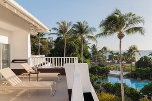 Seaview 3 Bedroom Suite with Bathtub | Balcony view