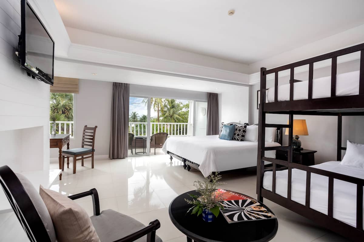 Family Fun Deluxe Terrace | 1 kamar tidur, minibar, dan brankas