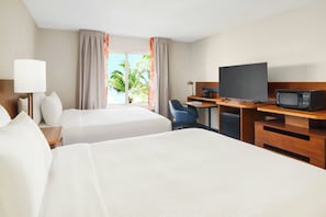 Caja de seguridad en la habitación y escritorio