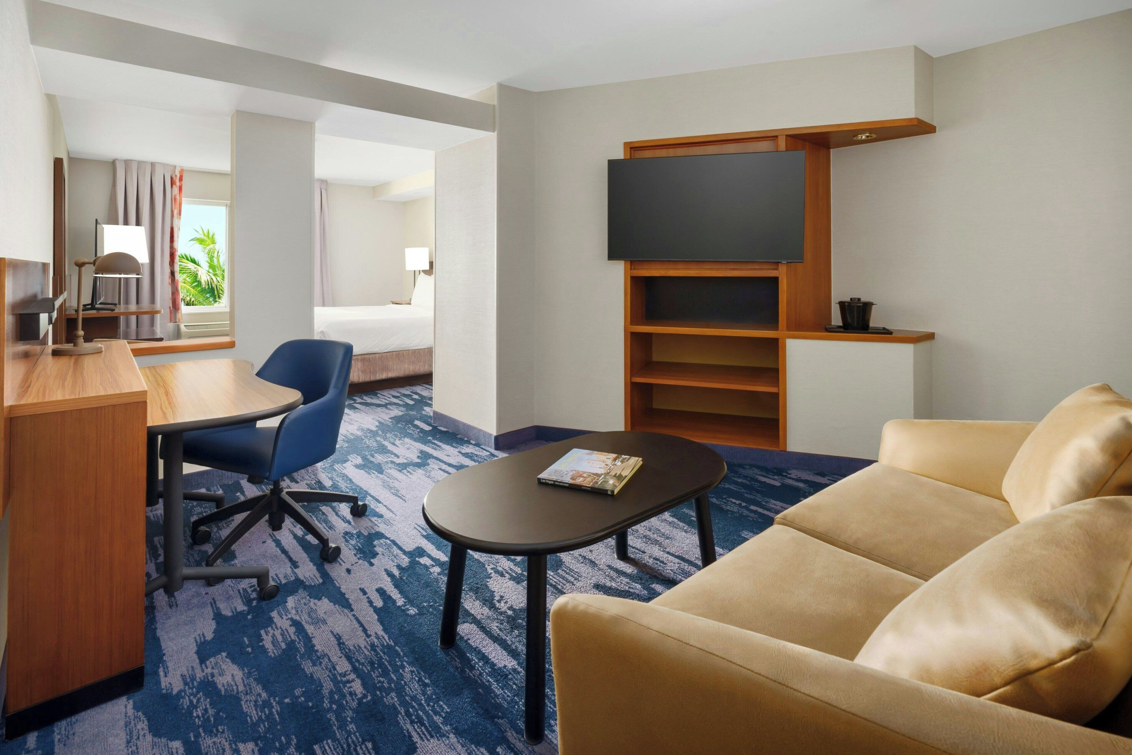 in-room safe, desk, laptop workspace, blackout curtains