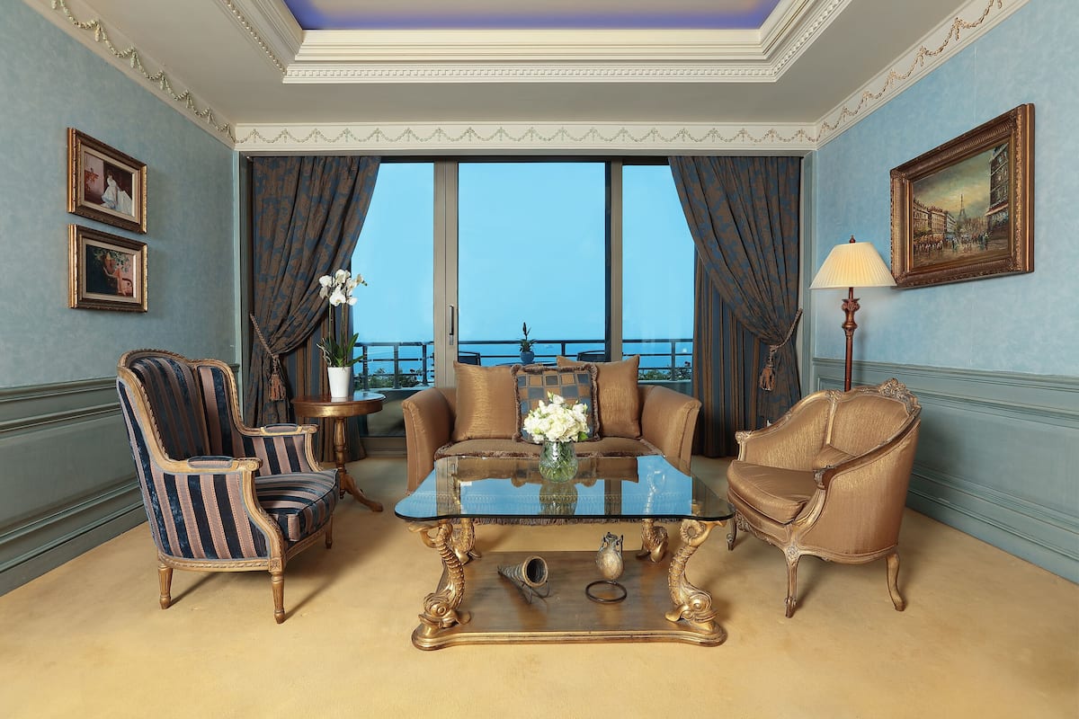 royal suite, 1 king bed | beach/ocean view