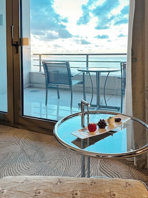 Hochwertige Bettwaren, Select-Comfort-Betten, Minibar, Zimmersafe
