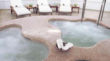 Indoor spa tub