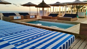 Indoor pool, outdoor pool, pool umbrellas - Punta del Este Resort & Spa (Punta del Este)