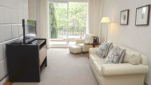 Egyptian cotton sheets, minibar, in-room safe, desk