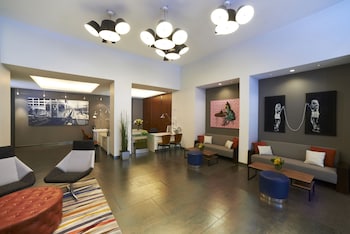 Hotel entrance and lobby at Kinzie Hotel