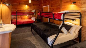 Basic-rum | Individuell inredning, unika möbler, gratis wi-fi och sängkläder