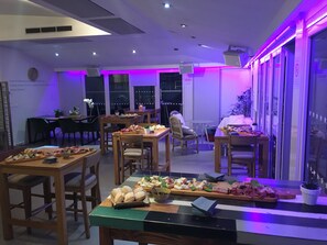 Breakfast, lunch, dinner served; garden views