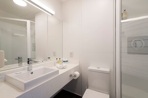 Habitación ejecutiva | Minibar, escritorio, sistema de insonorización