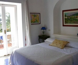 Cubrecamas, minibar, cunas y camas plegables/adicionales 