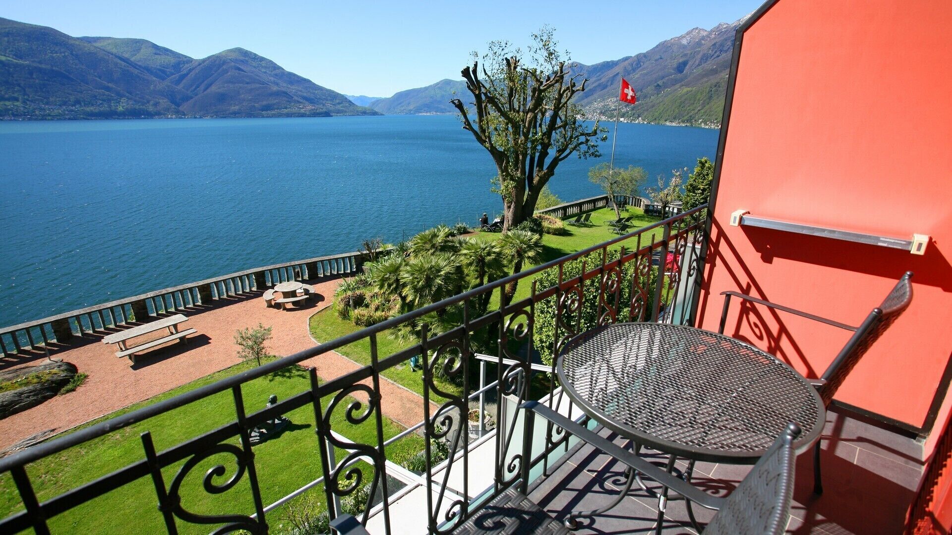 Chambre Double, vue lac | Coffres-forts dans les chambres, bureau, chambres insonorisées