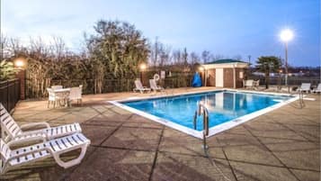 Seasonal outdoor pool, sun loungers