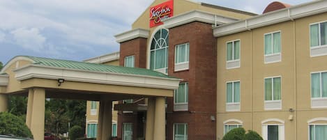 Fachada de la propiedad