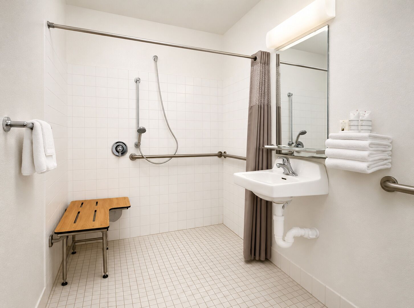 Handtücher, Seife, Shampoo, Toilettenpapier