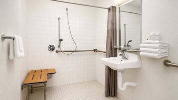 Handtücher, Seife, Shampoo, Toilettenpapier
