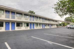 Ubetjent parkering (inkludert)