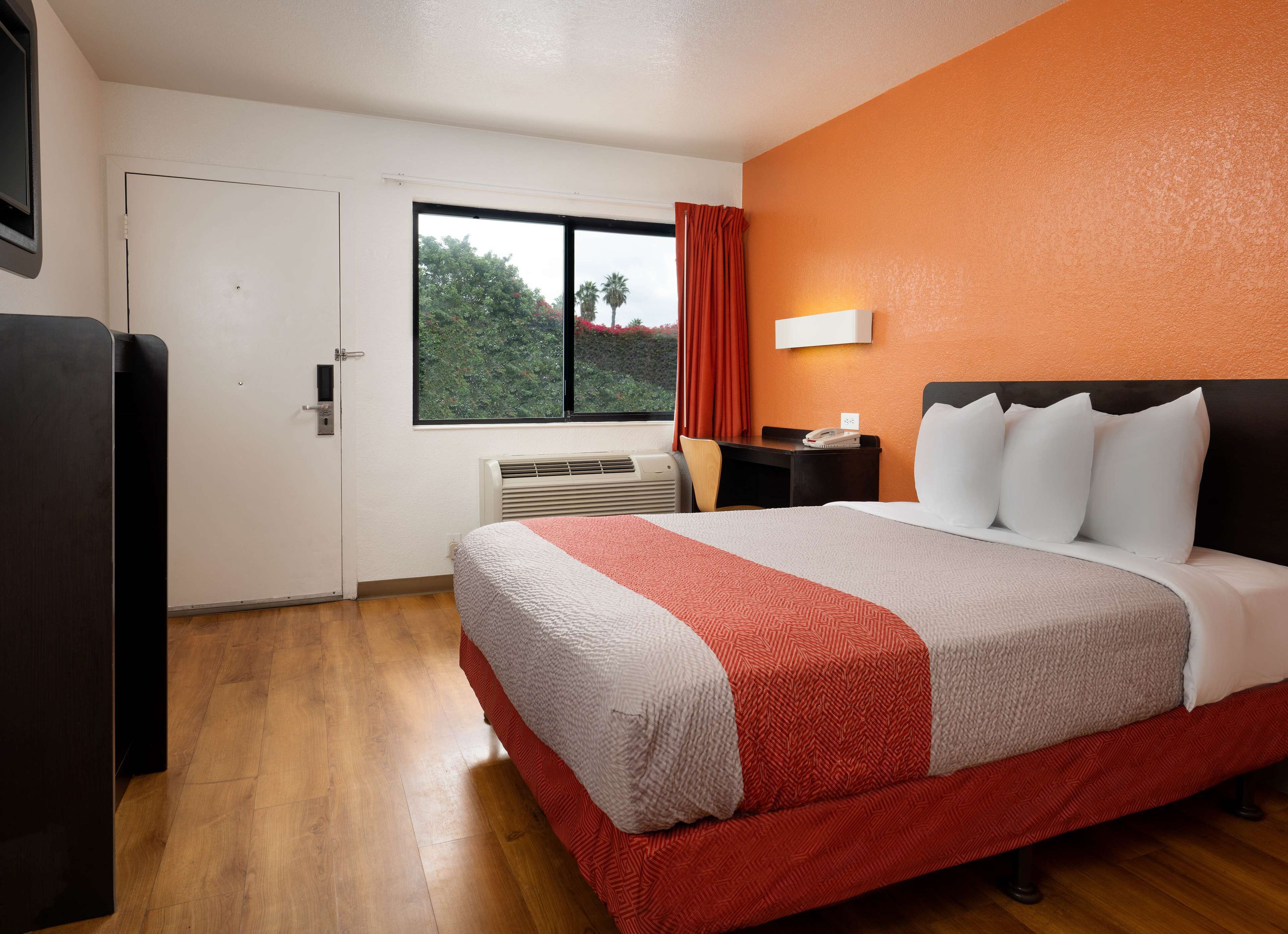 Wi-fi (inkludert) og sengetøy