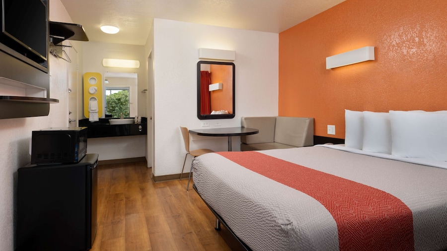 Motel 6 Camarillo, CA