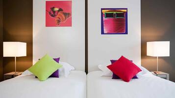 Premium bedding, in-room safe, desk, blackout drapes