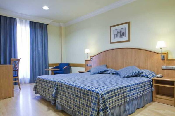 Unclassified image, 1 of 14, button - II Castillas Madrid (Madrid)