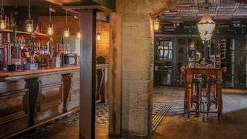 Bar de cocktails, con vista al mar, abre solo algunos días