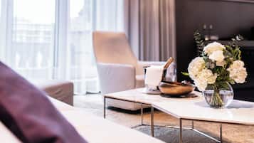 IMPERIAL SUITE - King Size Bed - Glamorous New Hollywood Look | 1 Schlafzimmer, hochwertige Bettwaren, Daunenbettdecken