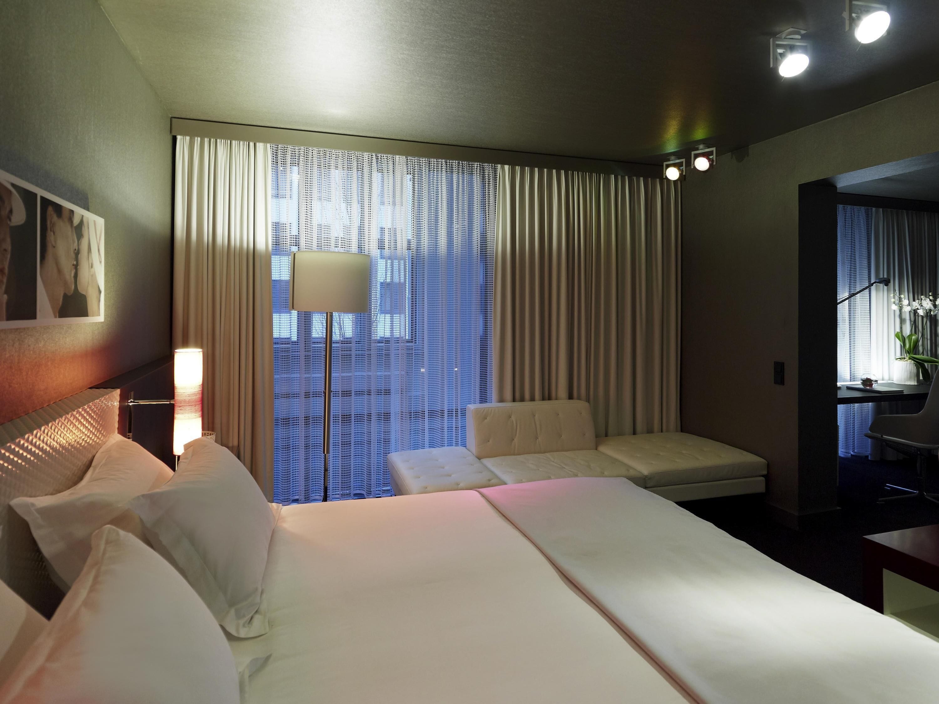Magnificent apartment - king size bed - impressive suite with balcony | Ropa de cama de alta calidad y edredones de plumas