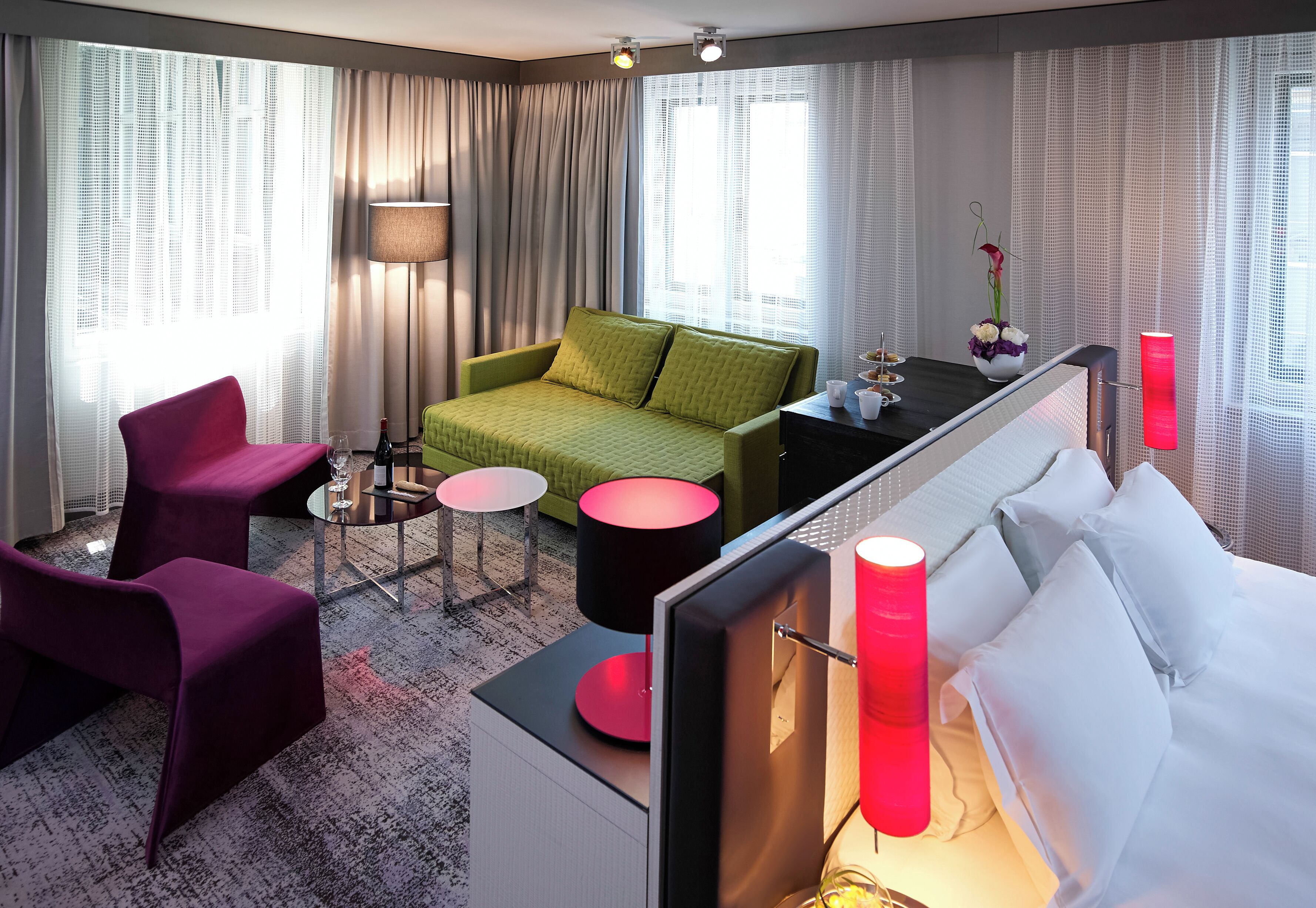 junior suite, 1 queen bed, corner (executive) | living area | 49-inch flat-screen tv with satellite channels, tv, streaming services