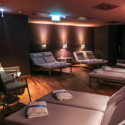 Sauna, hot tub, steam room, Turkish bath, body treatments, hydrotherapy