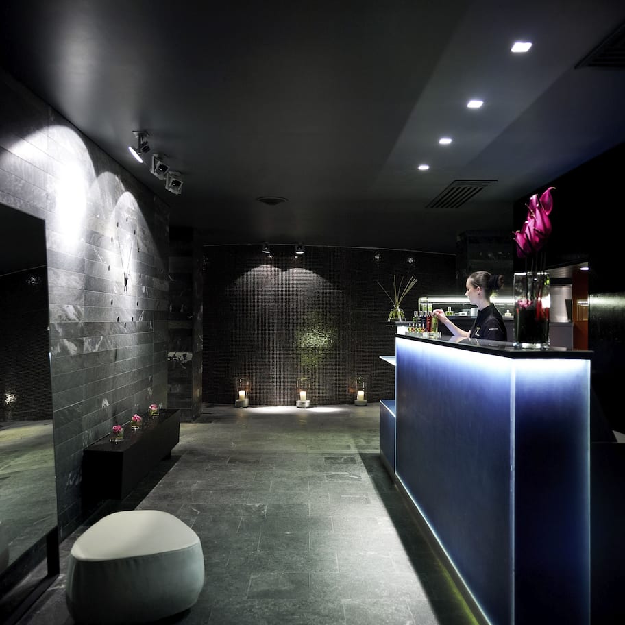 Sauna, hot tub, steam room, Turkish bath, body treatments, hydrotherapy