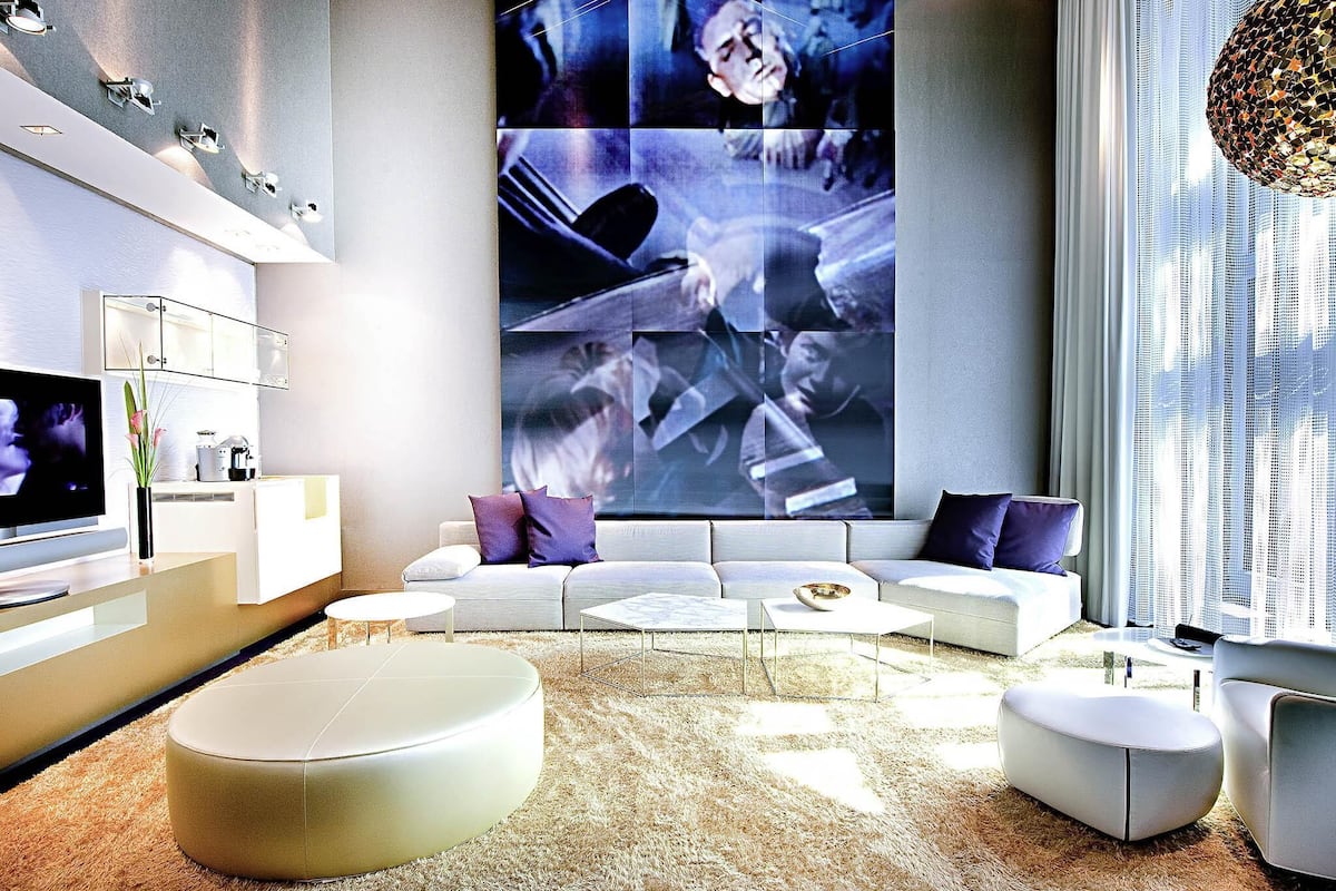 IMPERIAL SUITE - King Size Bed - Glamorous New Hollywood Look | Premium bedding, down duvets, pillow-top beds, minibar