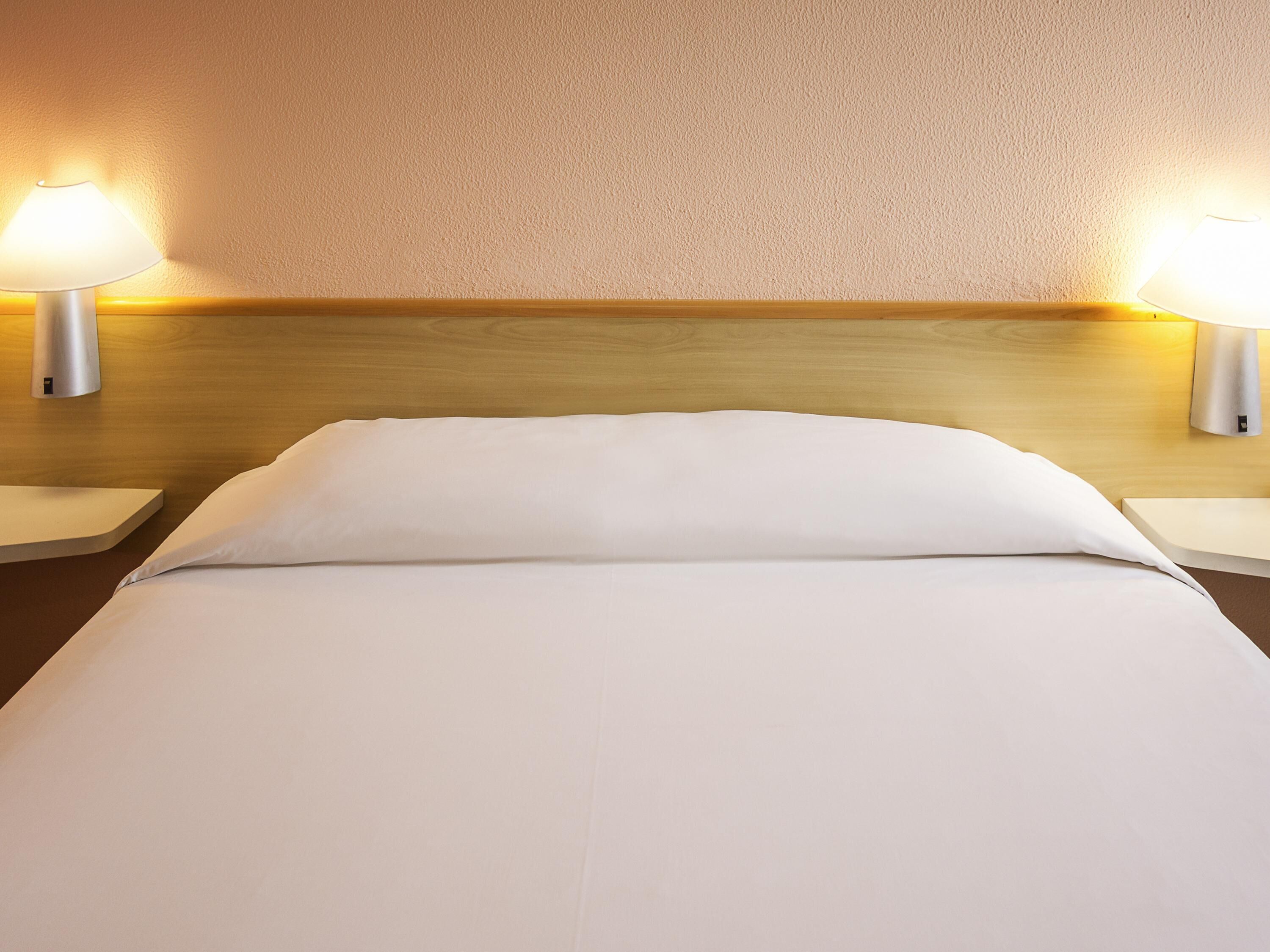 Chambre, plusieurs lits | Minibar, bureau, chambres insonorisées, Wi-Fi gratuit