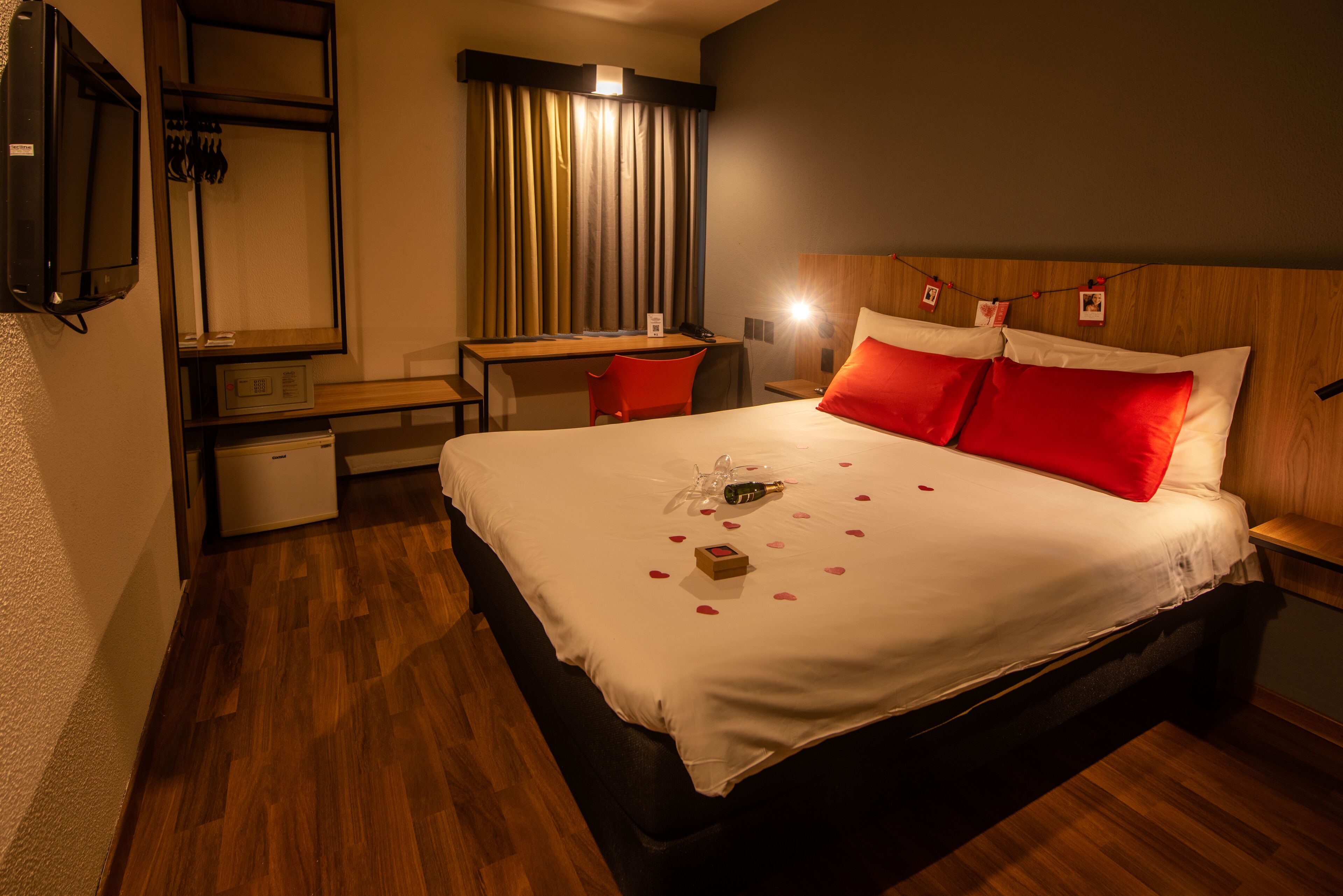 room, multiple beds | minibar, desk, soundproofing, free wifi