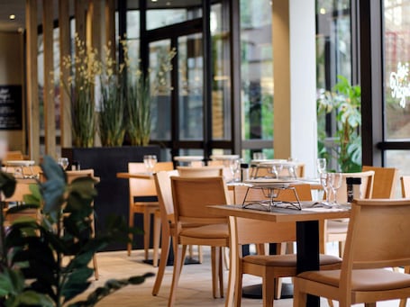 Restaurante. ibis Saint Gratien