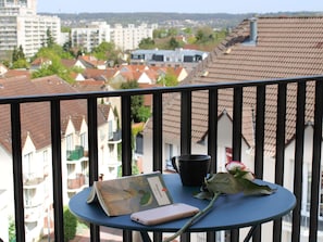 Habitació Comfort, 1 llit doble, balcó | Escriptori, espai de treball apte per a portàtils i cortines opaques